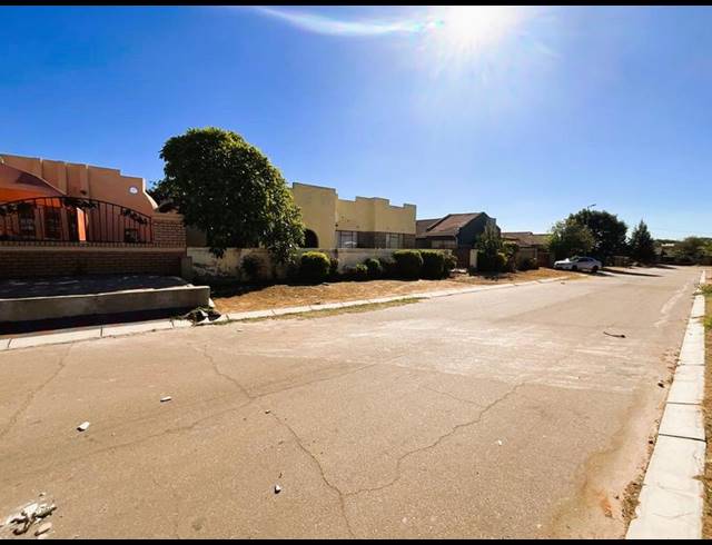 3 BEDROOM HOUSE FOR SALE IN MANKWENG